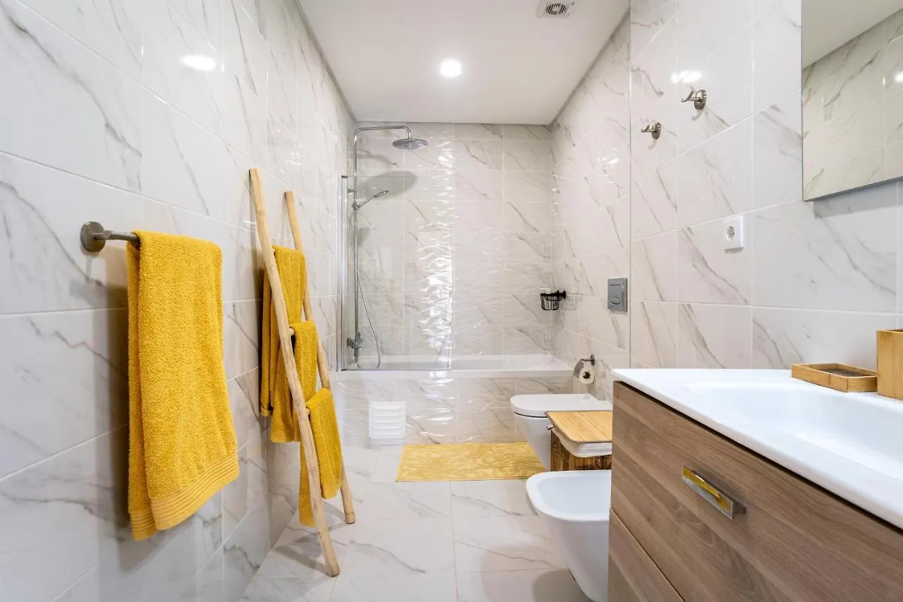 Sunny Brand New 2-Bedroom Apt - 500M From Praia Da Rocha With Ac And Pool! Portimão 0*,  Portugal