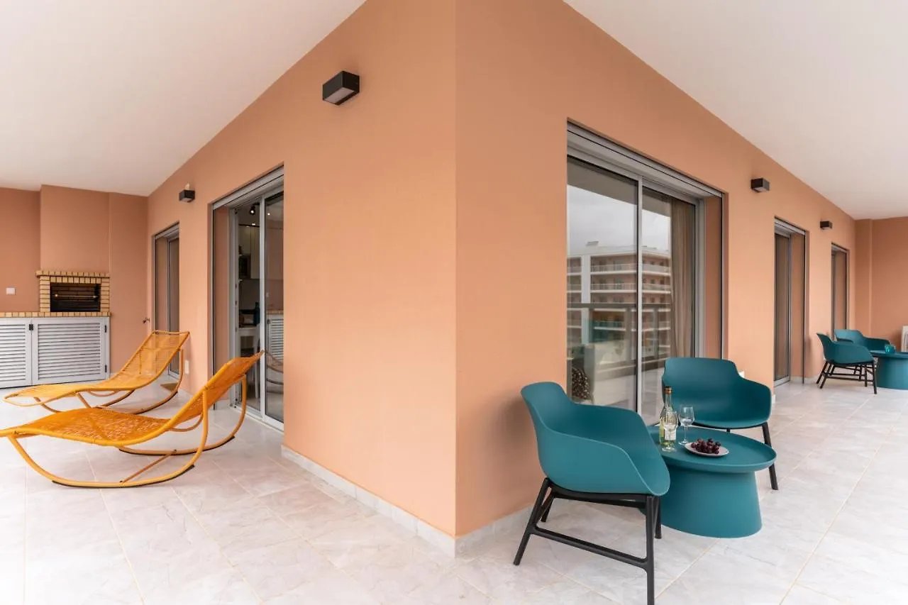 Sunny Brand New 2-Bedroom Apt - 500M From Praia Da Rocha With Ac And Pool! Portimao Apartment